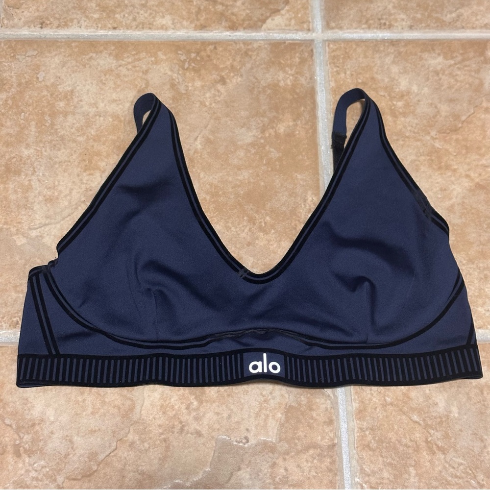 ALO Yoga Navy Seamless V-Neck Sports Bralette